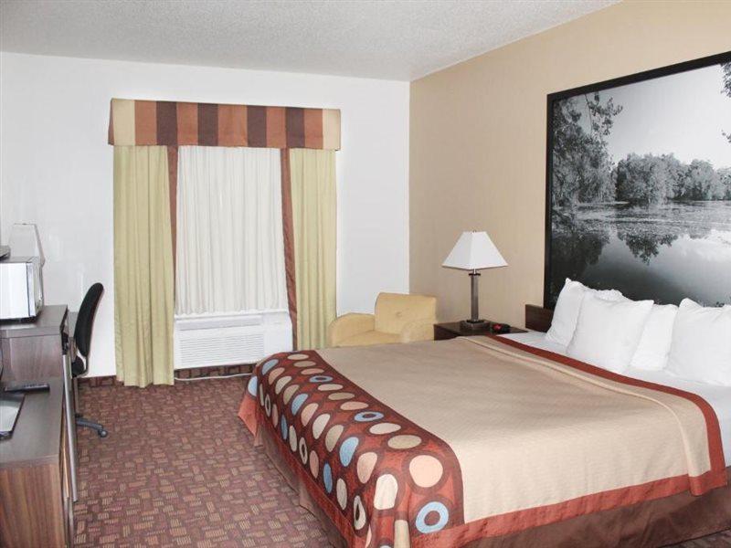 Super 8 By Wyndham Three Rivers מראה חיצוני תמונה