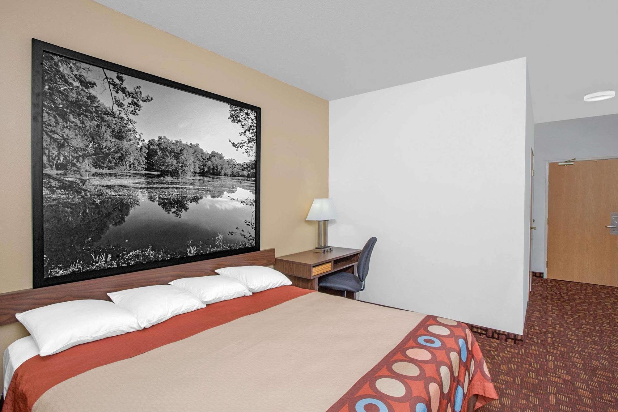 Super 8 By Wyndham Three Rivers מראה חיצוני תמונה
